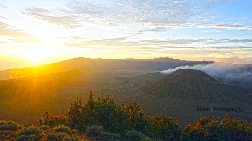 Gunung Bromo Sunrise Status Gunung : Waspada