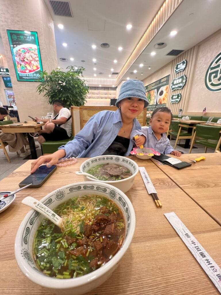 Late Post – Makan Ramen di KLCC sama Anak dan Istri